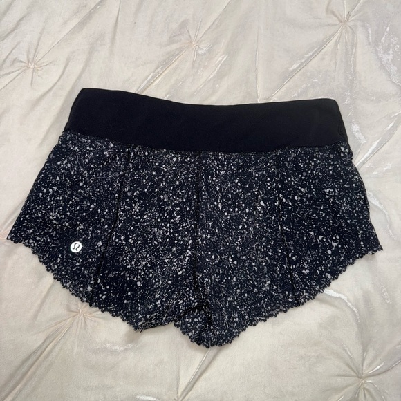 Lululemon Fast As Light Short - size 4 - 3”
Splatter White Black / Black - Picture 8 of 12